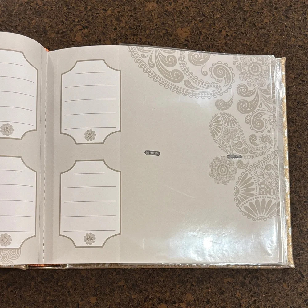 💛🩶NEW🩶💛Cynthia Rowley Elegant Gold and‎ Silver Photo Album
